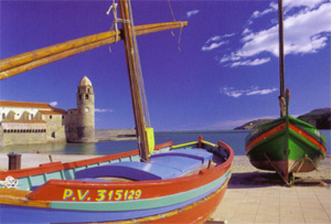 Katalanische Fischerboote im Hafen von Collioure